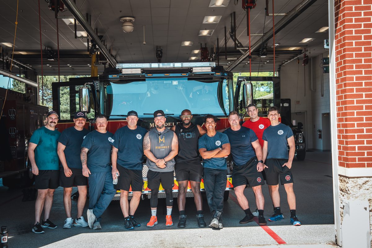 holiAthlete coaching a session with the Mundelein Fire Department