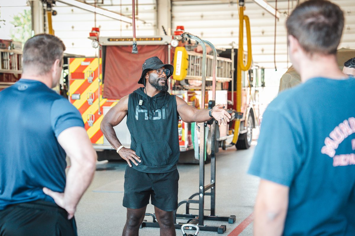 holiAthlete coaching a session with the Mundelein Fire Department